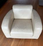 Fauteuil, crèmekleurig leer op houten poten, Ophalen, Gebruikt, 75 tot 100 cm, Leer