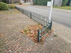 Sierhekwerk c.a. 32m lengte bij 40cm hoogte zelf verwijderen, Ophalen, Zo goed als nieuw, IJzer, Sierhekwerk