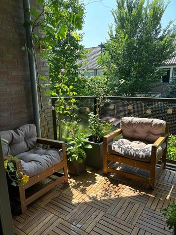 2 lounge acacia houten tuinstoelen met kussens beschikbaar voor biedingen