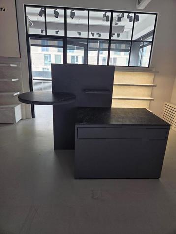 Showroom meubilair. beschikbaar voor biedingen
