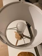 Mooie houten tafellamp met witte kap (50cm), Huis en Inrichting, Lampen | Tafellampen, Ophalen of Verzenden, Zo goed als nieuw