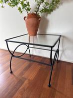Gietijzeren Tafel met Glazen Blad, Huis en Inrichting, Tafels | Bijzettafels, Gebruikt, Vierkant, 55 tot 75 cm, Glas