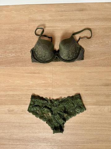 Set Victoria's Secret, BH + slip / hipster, groen, kant, 75C beschikbaar voor biedingen
