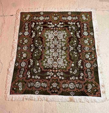 Retro velvet tafelkleed bloemen 152/132 beschikbaar voor biedingen