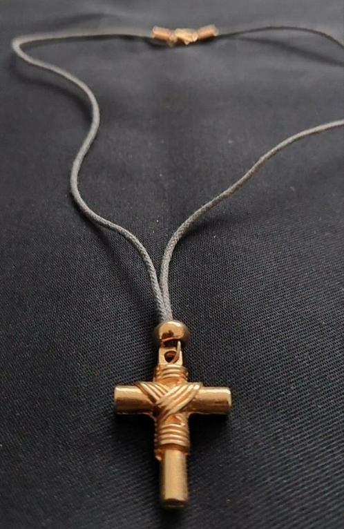 NIEUW! Massief kruis met leren ketting, Sieraden, Tassen en Uiterlijk, Kettinghangers, Nieuw, Overige materialen, Goud, Kruis of Symbool