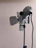 Industriële vloerlamp grijs - movie inspired, Huis en Inrichting, Lampen | Vloerlampen, Ophalen, 150 tot 200 cm