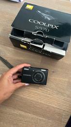 Nikon coolpix s570 zwart, Audio, Tv en Foto, Fotocamera's Digitaal, 12 Megapixel, Verzenden, Compact, Zo goed als nieuw