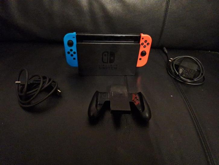 Nintendo Switch 2019 Model +  accessoires, Spelcomputers en Games, Spelcomputers | Nintendo Switch, Zo goed als nieuw, Switch 2019 Upgrade