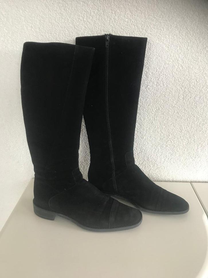 Te koop 2 paar zwarte laarzen., Kleding | Dames, Schoenen, Zo goed als nieuw, Hoge laarzen, Zwart, Ophalen of Verzenden