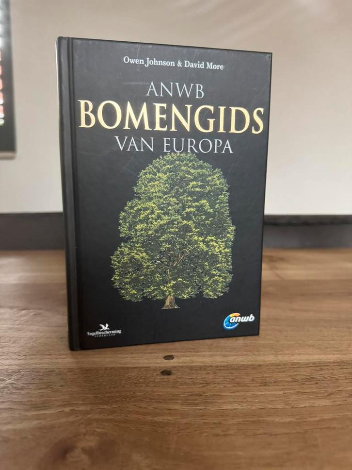 Owen Johnson - Bomengids van Europa, Boeken, Wetenschap, Zo goed als nieuw, Ophalen of Verzenden