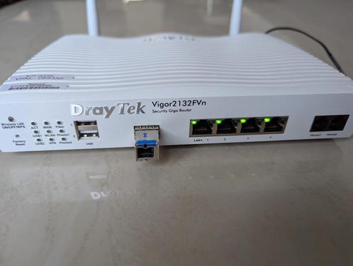 Draytec Vigor 2132 FVn SUPERSNEL GLASVEZEL INTERNET mod/rout, Computers en Software, Routers en Modems, Zo goed als nieuw, Router met modem