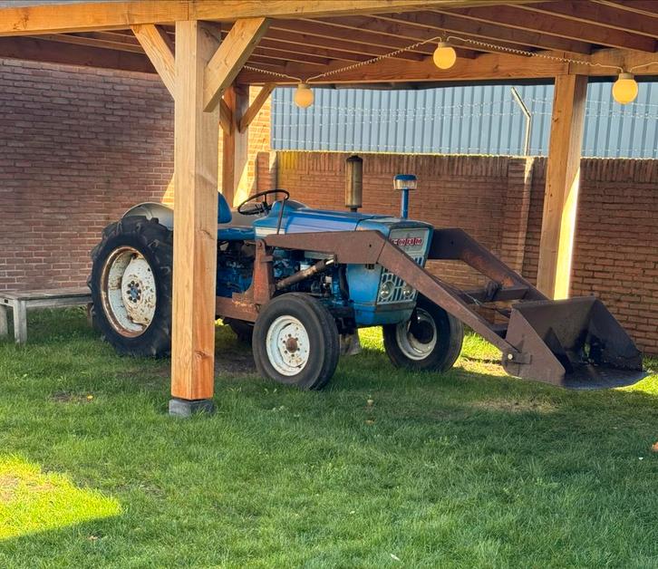 Ford 2000 Tractor met Voorlader, Zakelijke goederen, Agrarisch | Tractoren, 5000 tot 7500, Ford, tot 80 Pk, Gebruikt, Ophalen