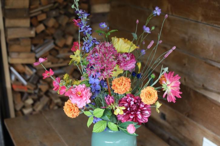 kunstbloemstuk, Huis en Inrichting, Woonaccessoires | Kunstplanten en Kunstbloemen, Zo goed als nieuw, Binnen, Ophalen