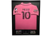 Lionel Messi Inter Miami FC 23/24 Ingelijst Thuis Shirt, Verzamelen, Sportartikelen en Voetbal, Buitenlandse clubs, Soccersignings.nl