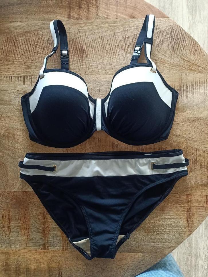Prima donna bikini 80 F Broekje 42 ZGAN Zwart wit 80F, Kleding | Dames, Badmode en Zwemkleding, Zo goed als nieuw, Bikini, Zwart