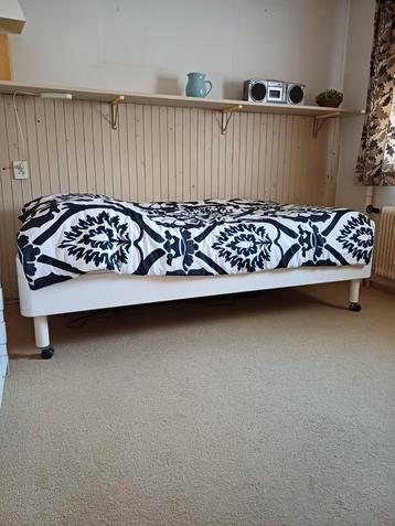 2 Luxe éénpersoons Treco bedden, compleet. beschikbaar voor biedingen