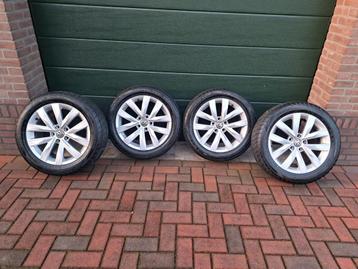 Origineel vw 5x112  17 inch  4 seizoenenbanden beschikbaar voor biedingen