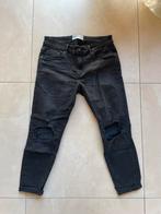 Zwarte broek met scheuren - EU40, W32 (confectie 46) of kleiner, Zo goed als nieuw, Zwart, Verzenden
