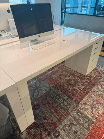 Hoogglans witte tafel/bureau 