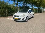 Opel Corsa 1.2 16V LPG 3D 2012 Wit, Auto's, Opel, Voorwielaandrijving, 83 pk, Zwart, 4 cilinders