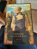 Tamera Alexander - Verder langs de weg, Ophalen of Verzenden, Zo goed als nieuw, Nederland, Tamera Alexander