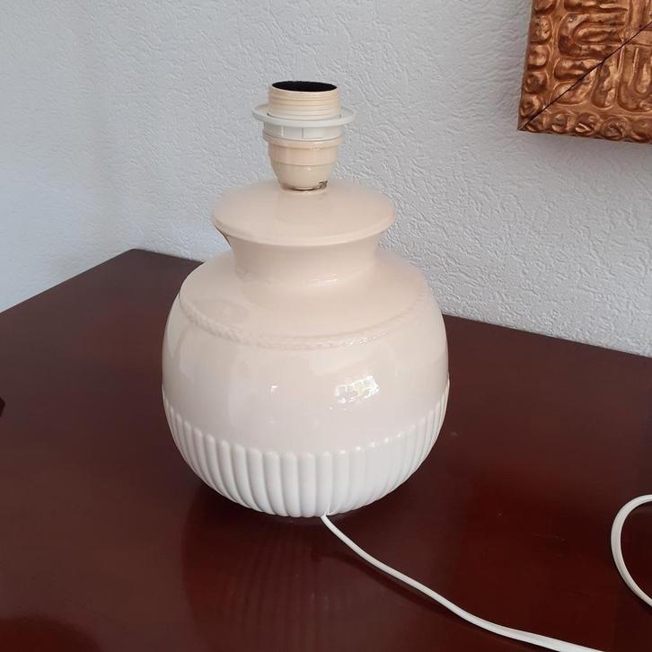 Wedgwood tafellamp in mooie gave staat, Huis en Inrichting, Lampen | Tafellampen, Gebruikt, Minder dan 50 cm, Overige materialen
