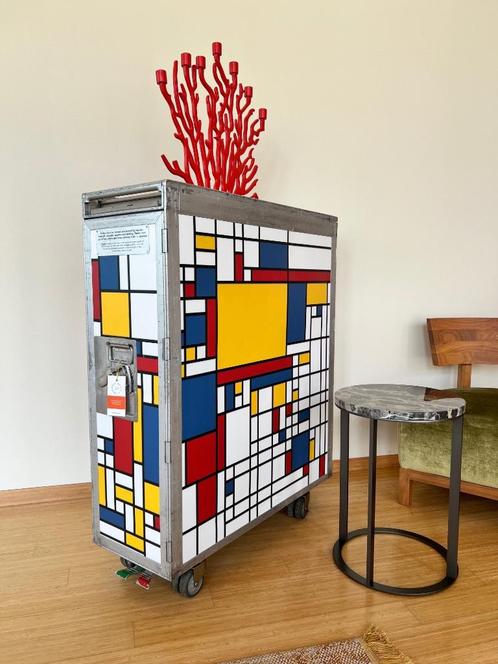 Full size vliegtuig trolley Mondriaan eyecatcher Noboringo, Huis en Inrichting, Kasten | Kledingkasten, Gebruikt, 100 tot 150 cm
