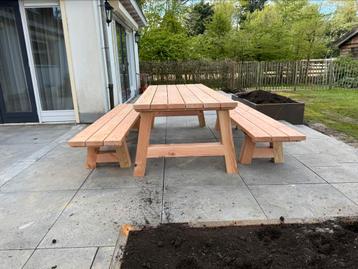 Robuuste douglas Tuin- en picknicktafels en banken beschikbaar voor biedingen