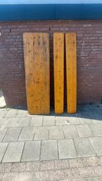 Bierbank bestaande uit tafel met twee bankjes (gelakt), Ophalen, Gebruikt