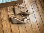 Unisa sandalen, plateauzool, maat 41, Kleding | Dames, Schoenen, Overige kleuren, Zo goed als nieuw, Unisa, Sandalen of Muiltjes