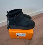 Uggs mini platform, Kleding | Dames, Ophalen of Verzenden, Nieuw, Zwart