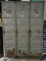 Stoere vintage lockerkast uit Hongarije, Ophalen, Gebruikt, Vintage
