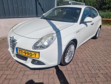 Alfa Romeo Giulietta 1.4 Turbo 170pk navi automaat 155dkm beschikbaar voor biedingen