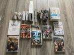 Nintendo Wii - 2 controllers - 2 nunchuks - 6 games, Ophalen of Verzenden, Zo goed als nieuw, Met 2 controllers