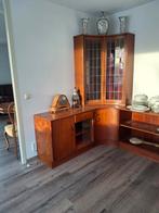 Wandkast zevendelig, Ophalen