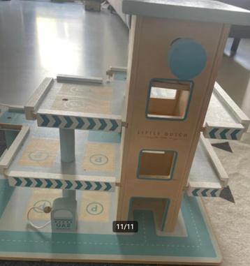 Little Dutch Speelgoed Houten Garage beschikbaar voor biedingen