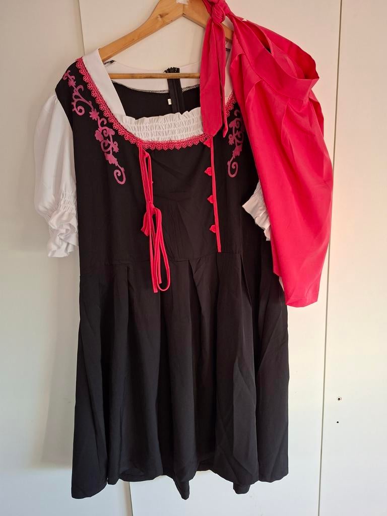 Dirndl 4xl, Ophalen of Verzenden, Nieuw, Maat 46/48 (XL) of groter, Overige thema's
