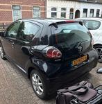 5-Deurs ZwarteToyota Aygo 1.0-12V Vvt-i 2010 LMV Apk 2026., Voorwielaandrijving, Zwart, 4 stoelen, Origineel Nederlands