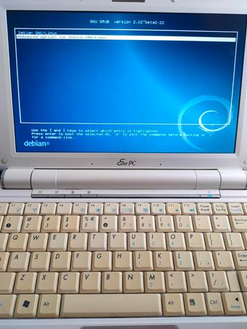 Vintage laptop Asus Eee linux  beschikbaar voor biedingen