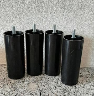bedpoten zwart kunststof Ikea