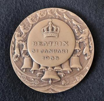 Bronzen penning geboorte Koningin Beatrix 31 januari 1938 beschikbaar voor biedingen