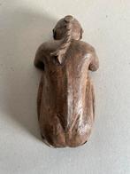 Vrouw - meisje in keramiek - aardewerk, Ophalen of Verzenden