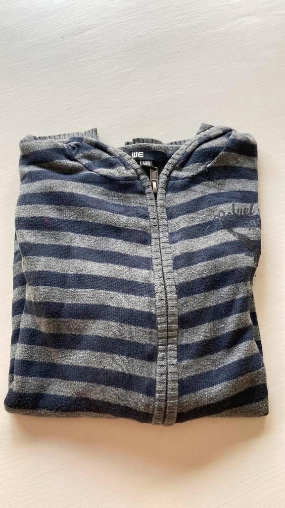 vest streep patroon in maat 134, Kinderen en Baby's, Kinderkleding | Maat 134, Jongen, Trui of Vest, Ophalen of Verzenden