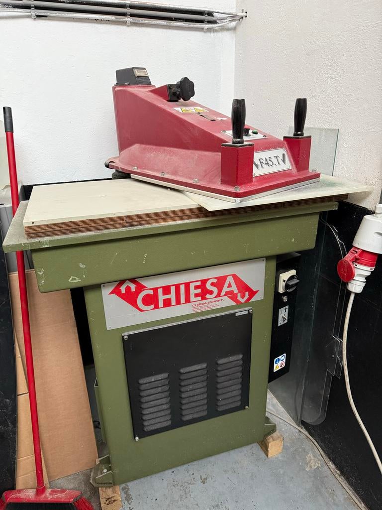 Hydraulische Stanspers / Snijpers - Werkend, Ophalen