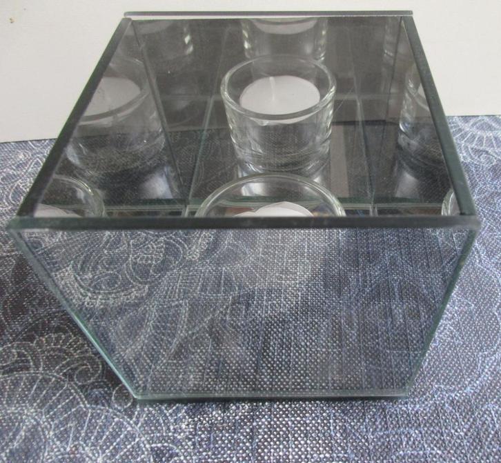 vierkante spiegel kandelaar voor theelichtje of waxinelicht, Huis en Inrichting, Woonaccessoires | Kandelaars en Kaarsen, Zo goed als nieuw