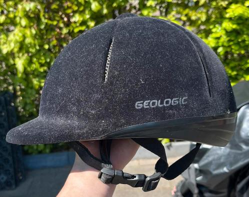 2 mooie paardrijcaps te koop! Geologic en mondoni, Dieren en Toebehoren, Paarden en Pony's | Beschermers, Zo goed als nieuw, Overige toepassingen