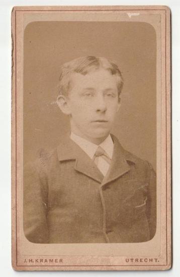 CDV jongen / jonge man door J.H. Kramer Utrecht beschikbaar voor biedingen