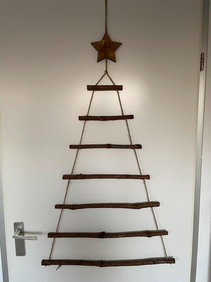 Kerstboom, nieuw van hout met versiering, Diversen, Kerst, Nieuw, Ophalen of Verzenden
