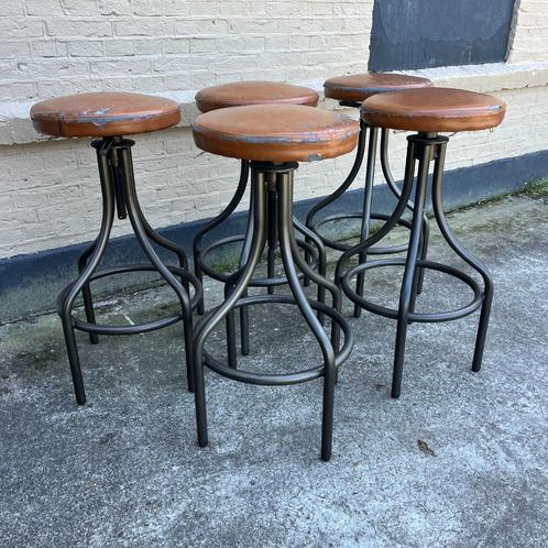 5 industrieel design look barkrukken in hoogte verstelbaar, Huis en Inrichting, Barkrukken, Gebruikt, 60 tot 90 cm, Hout, Kunststof