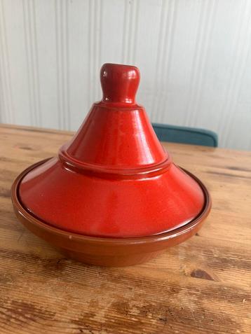 Marokkaanse Tajine rood z.g.a.n. 27cm doorsnede beschikbaar voor biedingen